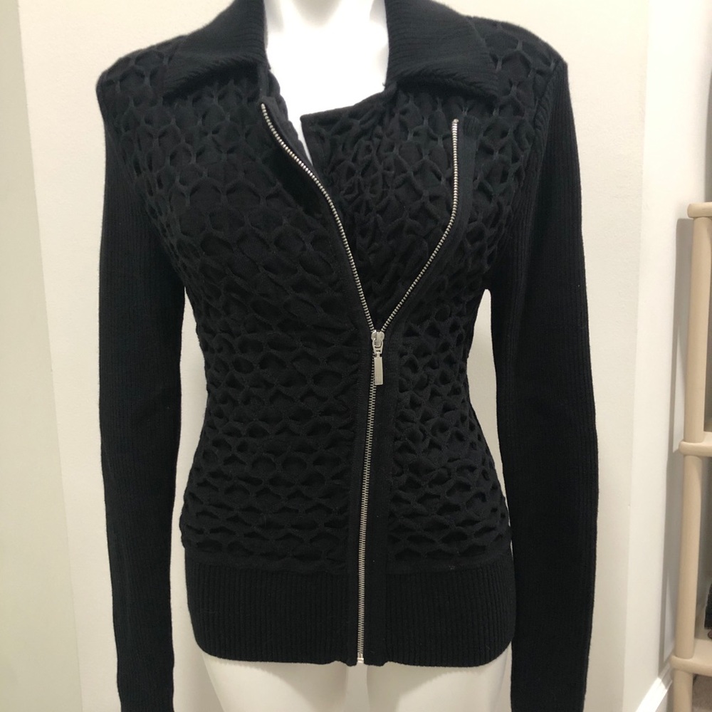[WH/BM] Black Full Zip Sweater